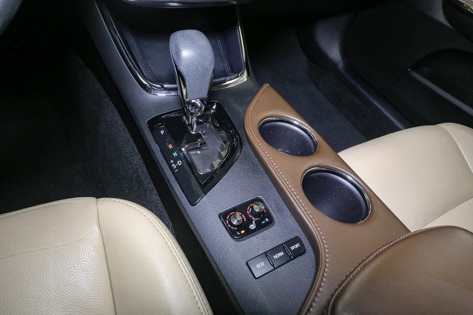 Used 2017 Toyota Avalon XLE w/ Carpet Mat Package image 35