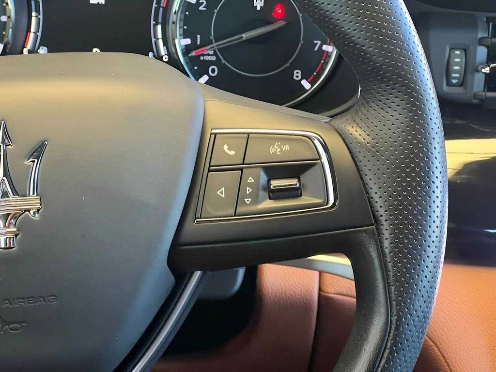 Used 2022 Maserati Quattroporte GT image 37