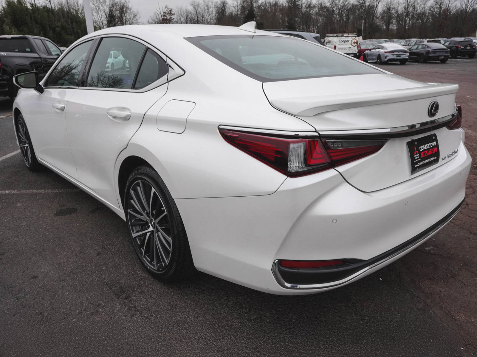 Used 2023 Lexus ES 250 w/ Premium Package image 6