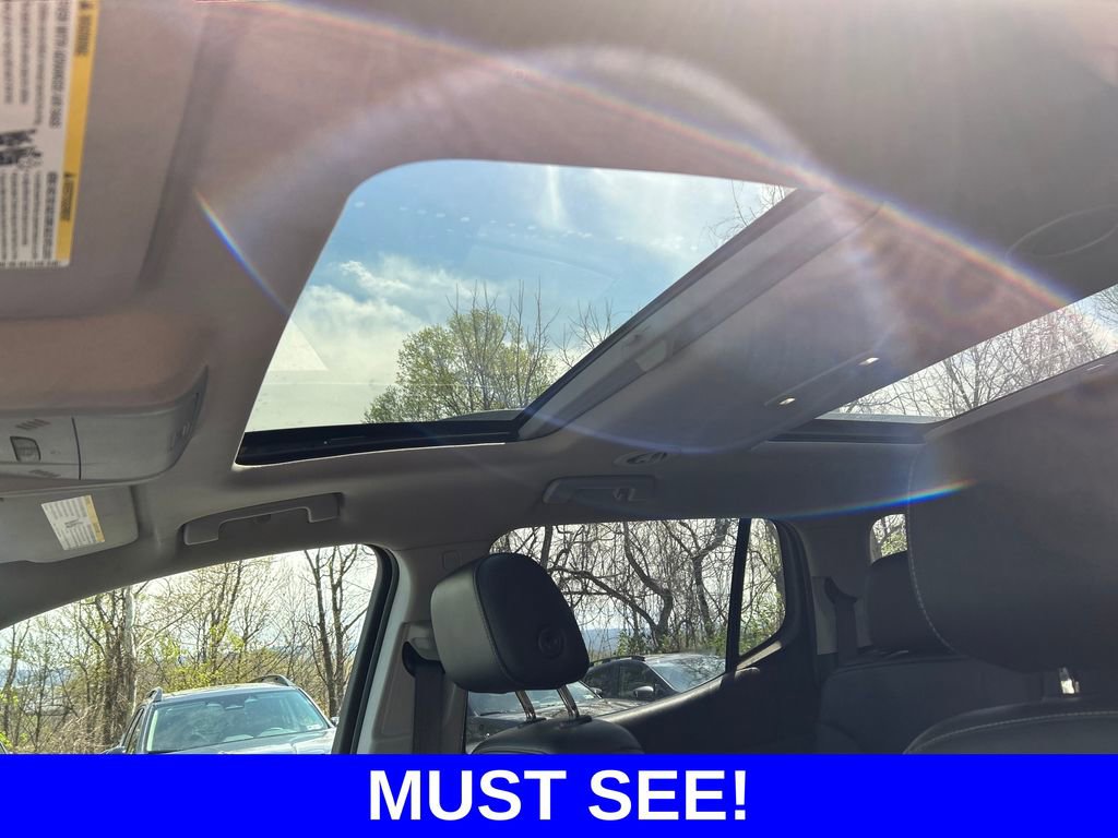 Used 2021 GMC Acadia SLT w/ LPO, Black Accent Package AWD/4WD image 25