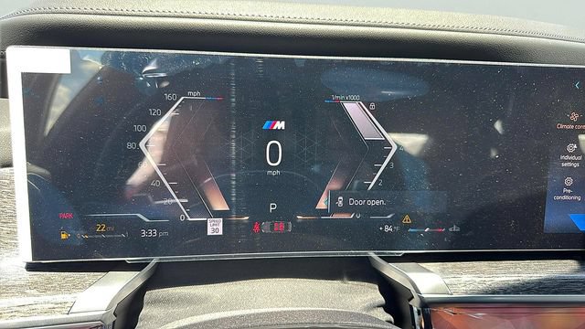 Certified 2025 BMW 760i xDrive w/ Premium Package AWD/4WD image 12