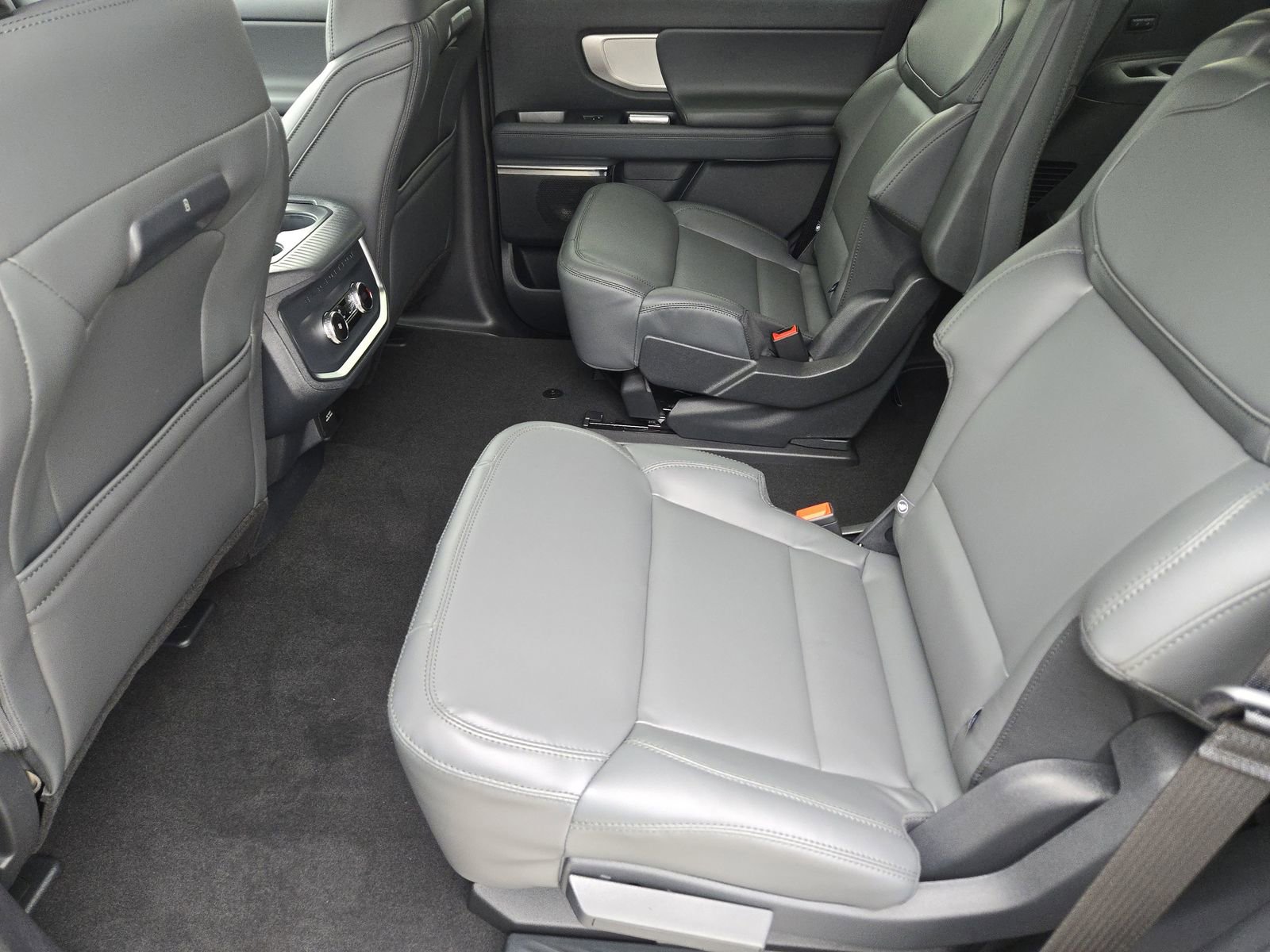 New 2026 Ford Expedition Active RWD image 26