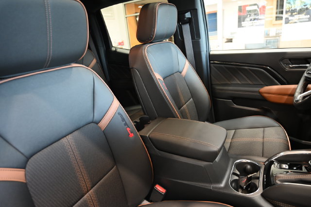 New 2026 GMC Canyon AT4 w/ Technology Plus Package AWD/4WD image 10