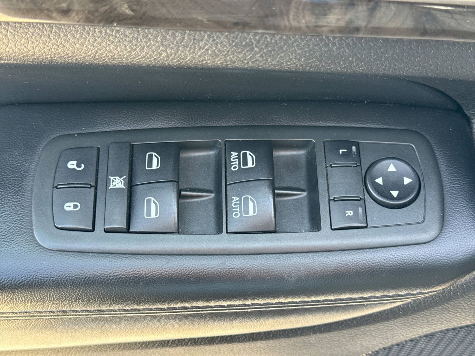 Used 2012 Jeep Grand Cherokee Altitude AWD/4WD image 18