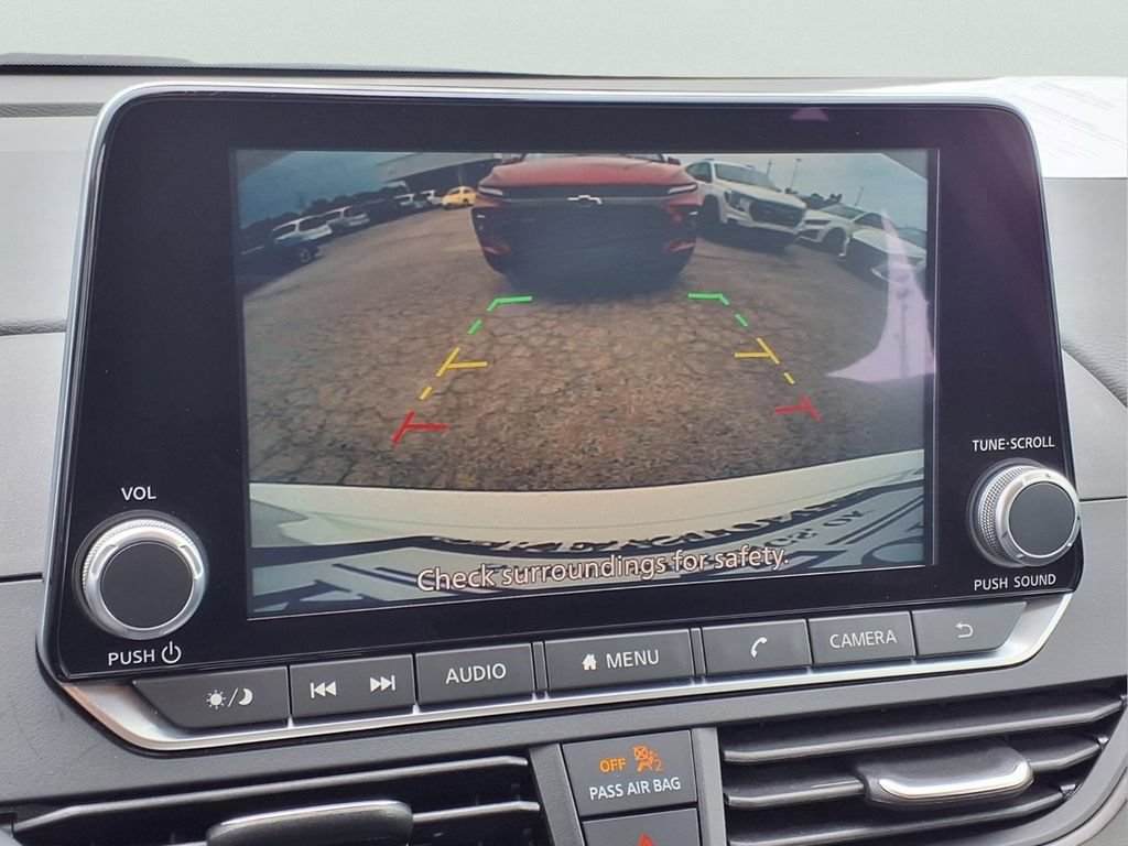 Used 2025 Nissan Altima 2.5 SV FWD image 11