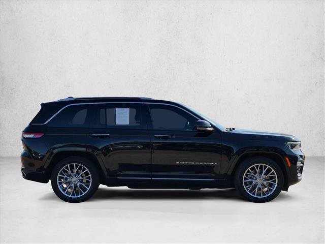 Used 2022 Jeep Grand Cherokee Summit AWD/4WD image 4