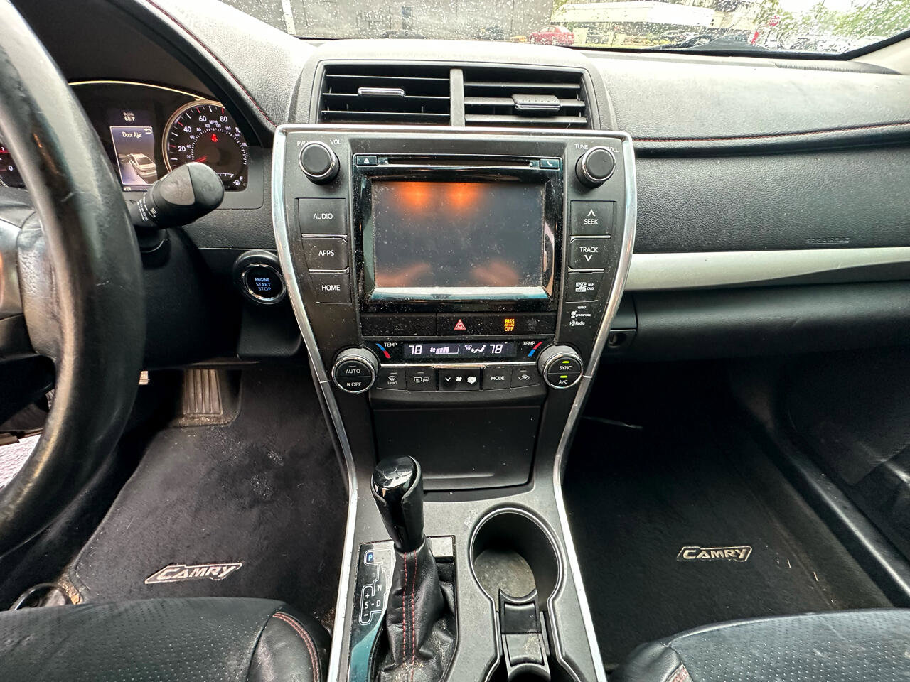 Used 2015 Toyota Camry SE image 17