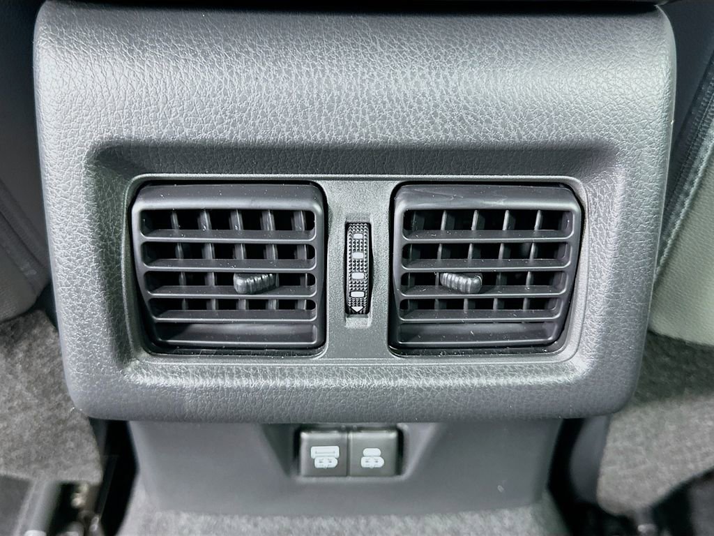 Certified 2025 Toyota Camry SE image 25