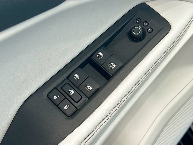 New 2026 Jeep Cherokee Limited AWD/4WD image 17