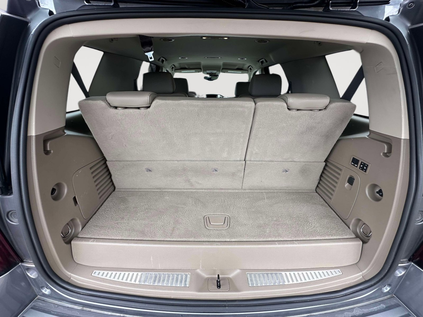 Used 2020 Chevrolet Tahoe Premier image 36