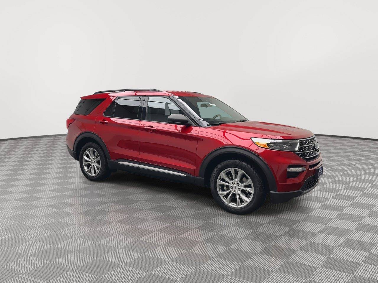 Certified 2020 Ford Explorer XLT w/ Equipment Group 202A AWD/4WD image 43
