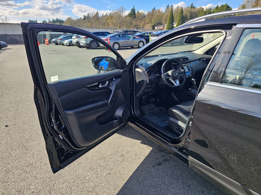 Certified 2022 Nissan Rogue Sport SL w/ Premium Package image 22