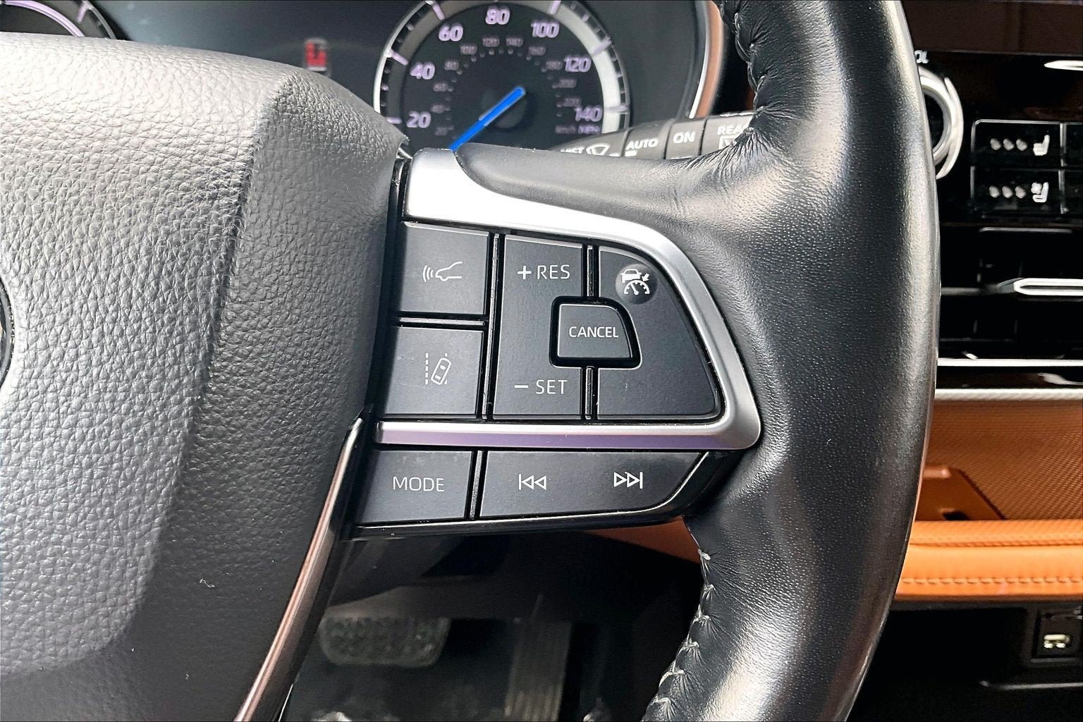 Used 2021 Toyota Highlander Platinum AWD/4WD image 18