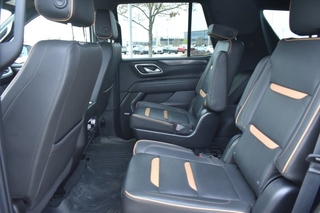 Used 2023 GMC Yukon AT4 w/ Technology Package image 16
