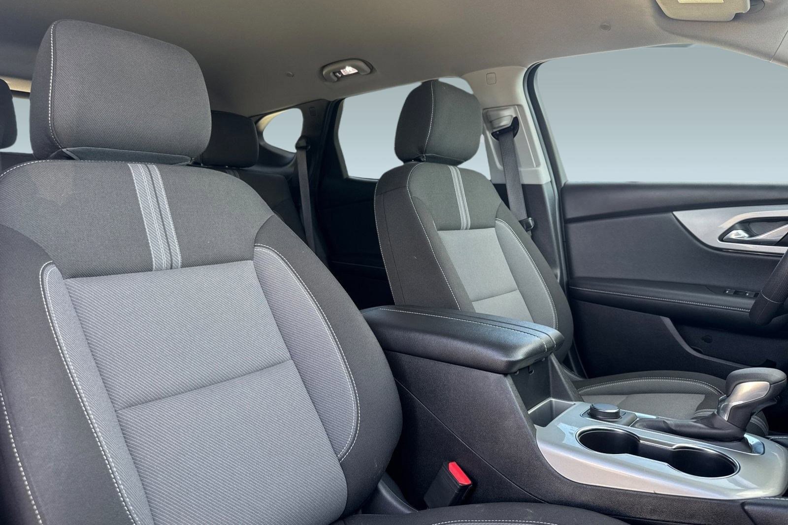 Used 2025 Chevrolet Blazer LT image 31