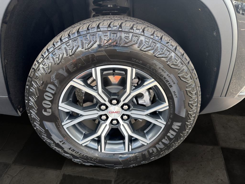 Certified 2025 GMC Acadia AT4 AWD/4WD image 11