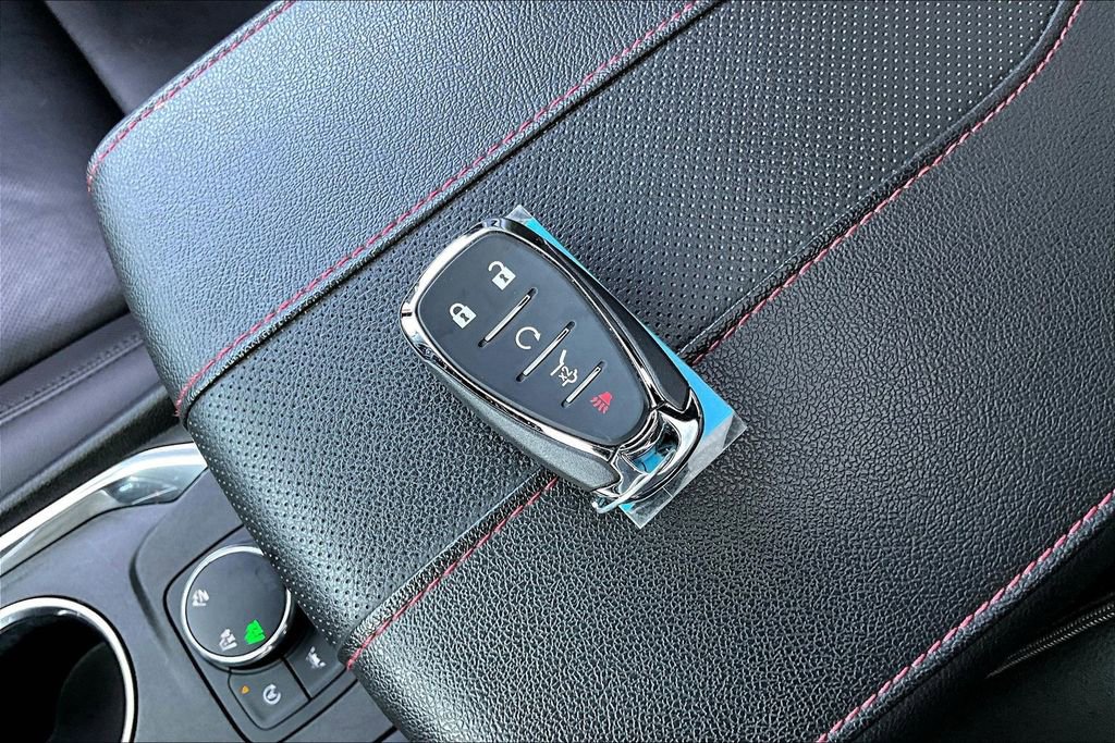 Used 2023 Chevrolet Traverse RS w/ LPO, Floor Liner Package image 28