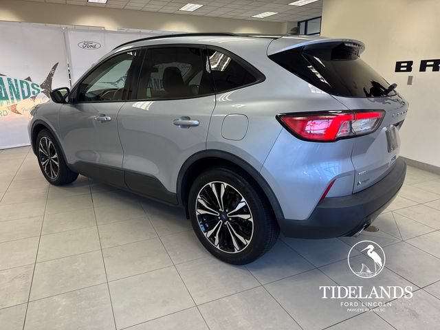 Used 2022 Ford Escape SE w/ SE Sport Appearance Package FWD image 6