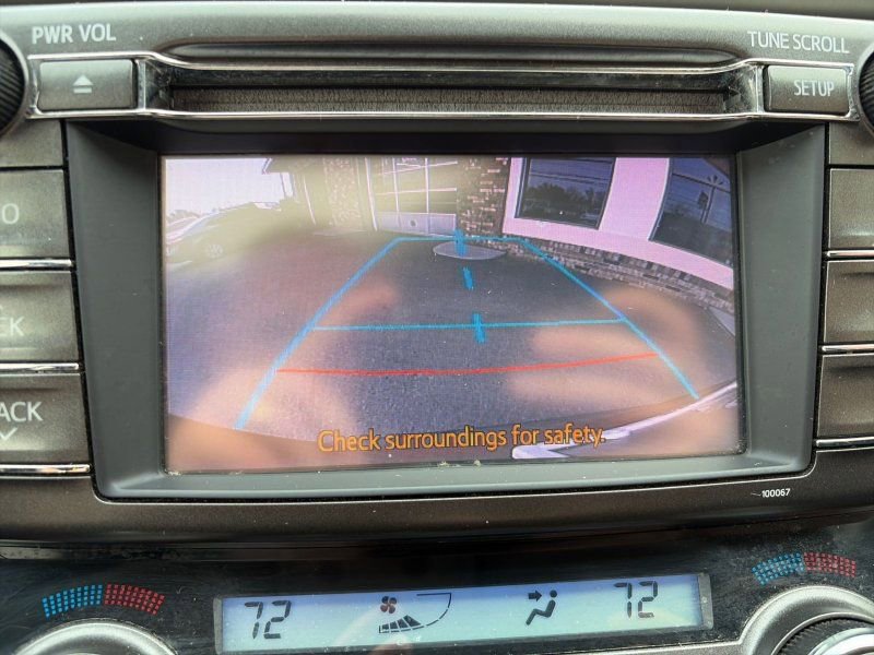 Used 2013 Toyota RAV4 XLE AWD/4WD image 23
