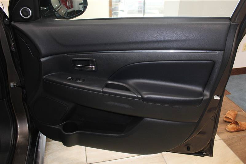 Used 2017 Mitsubishi Outlander Sport AWD image 32