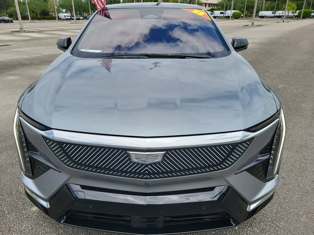 Used 2025 Cadillac Optiq Luxury 1 image 11