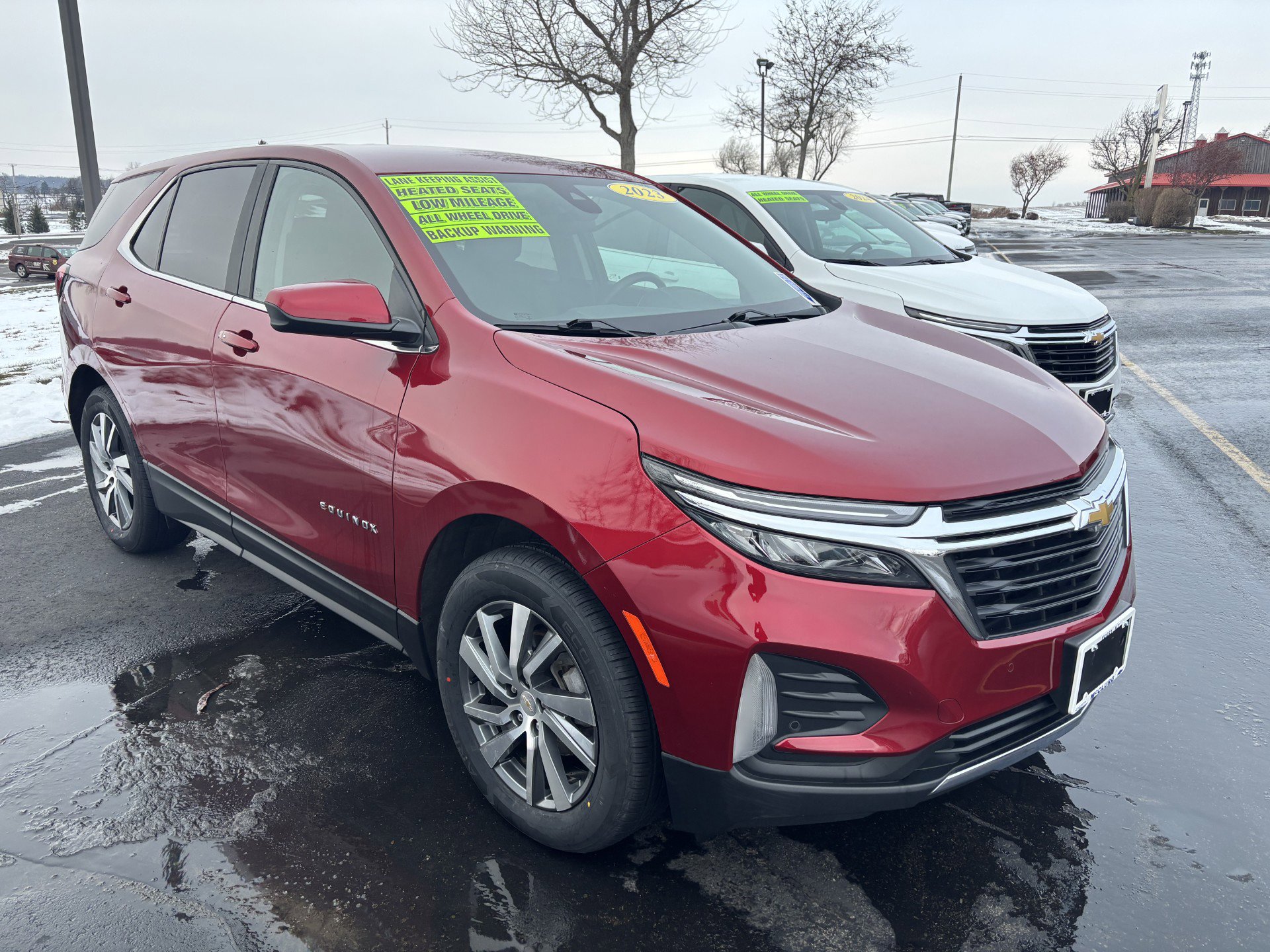 Used 2023 Chevrolet Equinox LT image 2