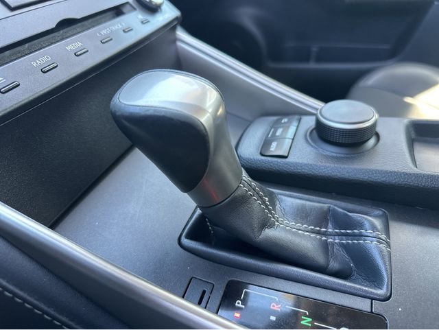 Used 2016 Lexus IS 200t image 10