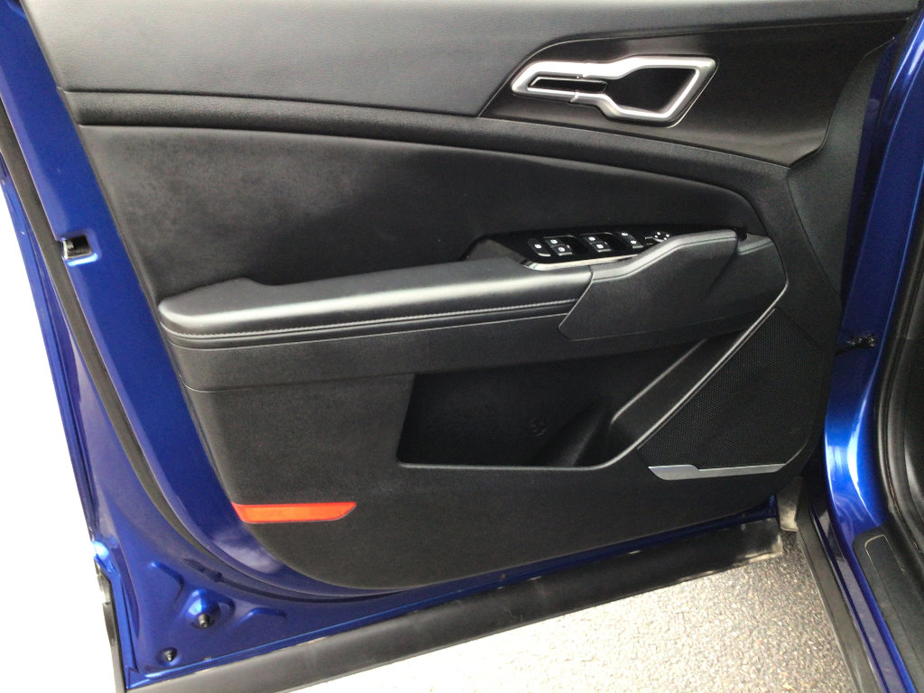 Used 2024 Kia Sportage EX image 7