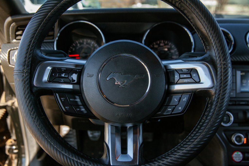 Used 2015 Ford Mustang Coupe image 16