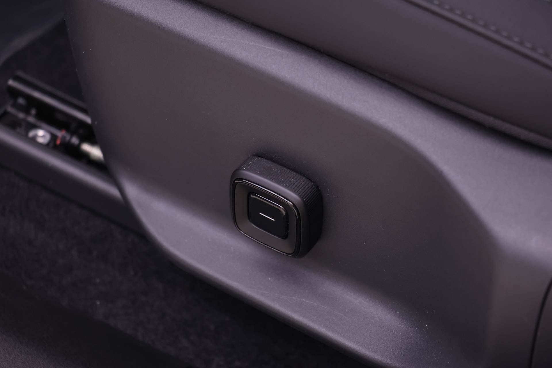 Certified 2025 Volvo EX30 Plus image 20