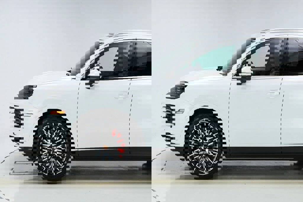 New 2026 Porsche Cayenne S image 9