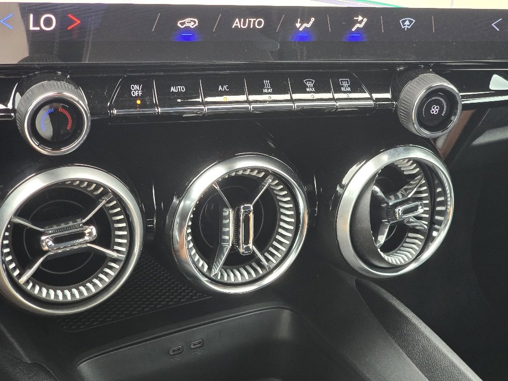 New 2025 Chevrolet Blazer EV LT image 15