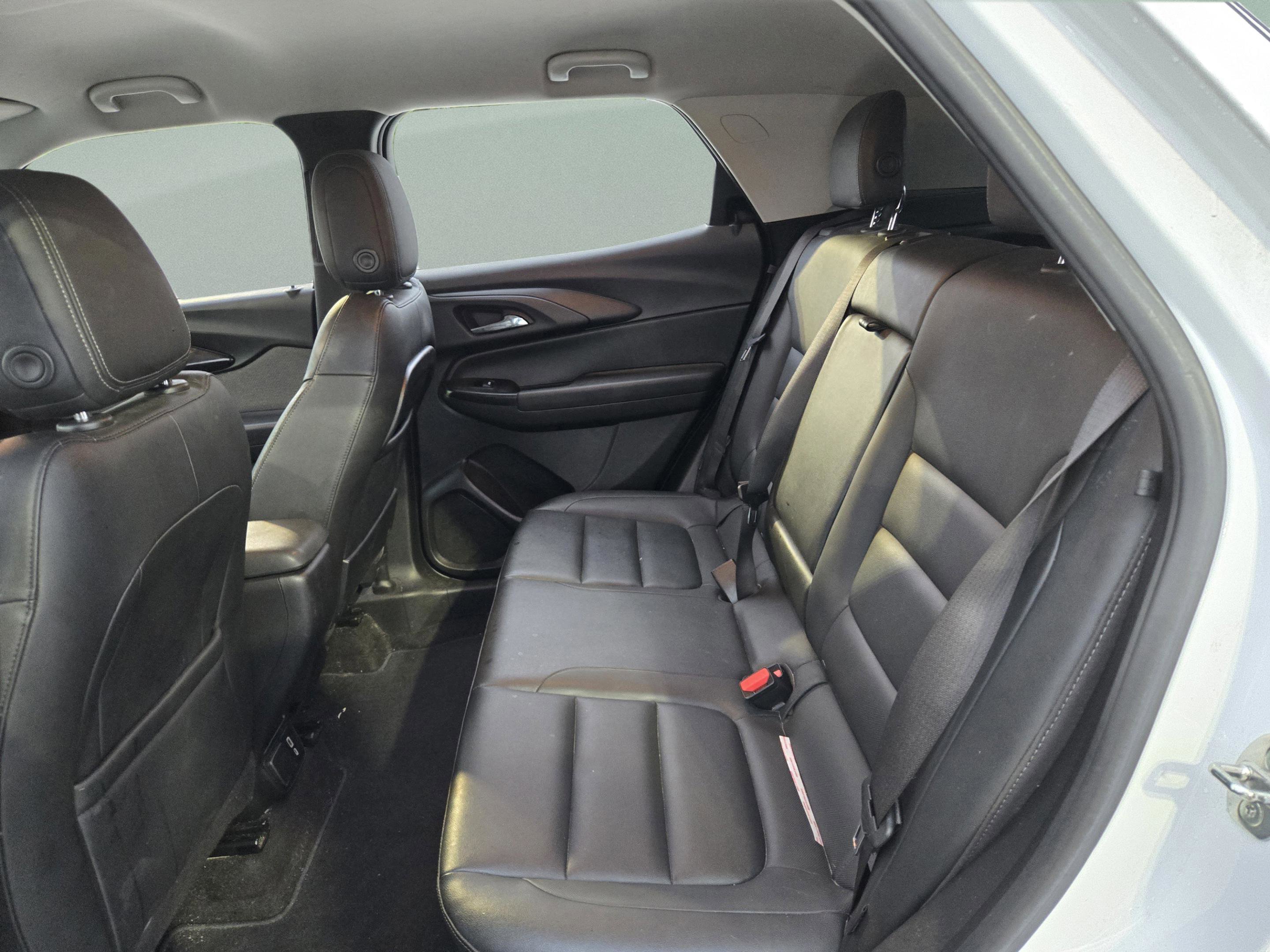 Used 2021 Chevrolet TrailBlazer LT w/ Premium Seating Package FWD image 27