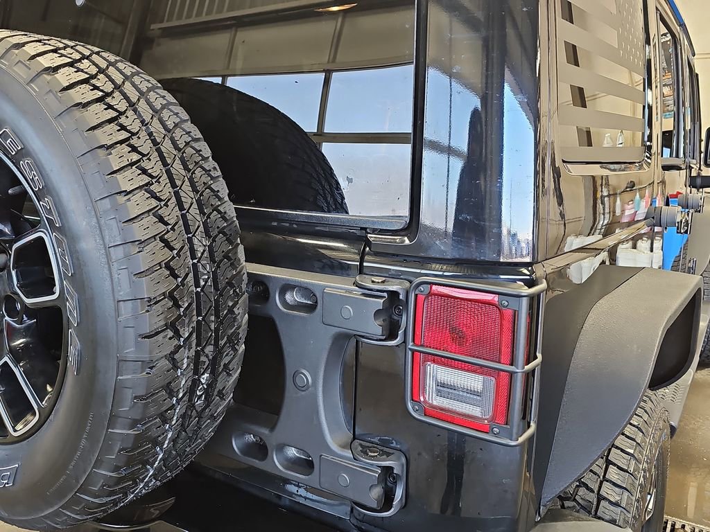 Used 2018 Jeep Wrangler Unlimited Sahara image 31