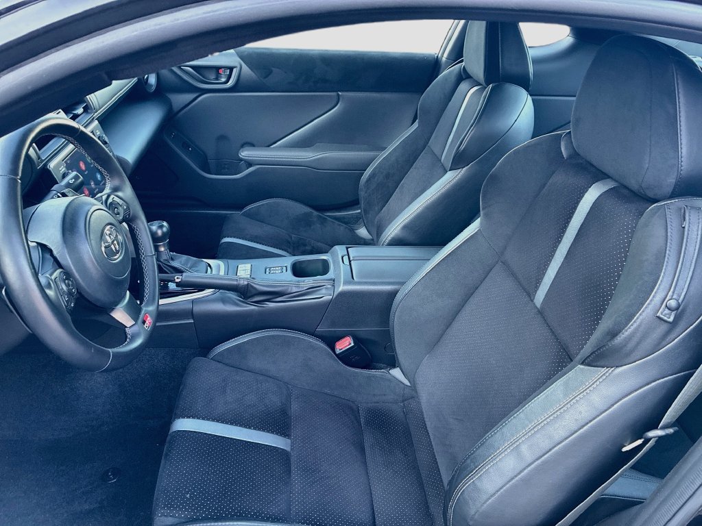 Used 2025 Toyota GR86 Premium w/ ALL Weather Mat Package (TMS) RWD image 21