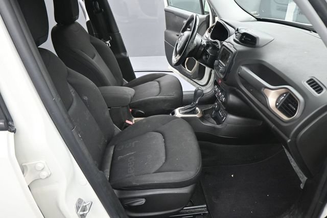 Used 2017 Jeep Renegade Latitude AWD/4WD image 14