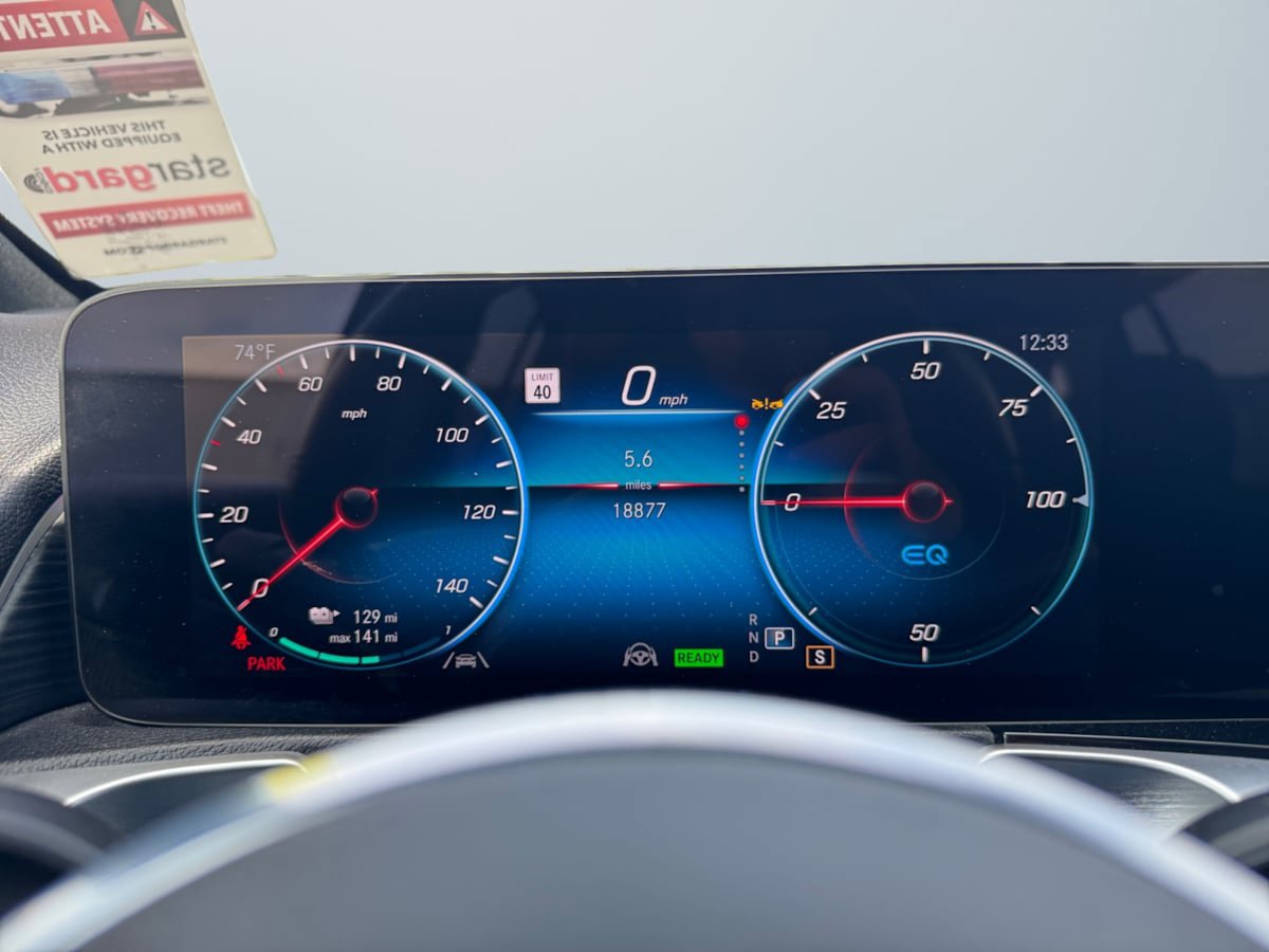Used 2023 Mercedes-Benz EQB 300 4MATIC w/ Pinnacle Package image 12