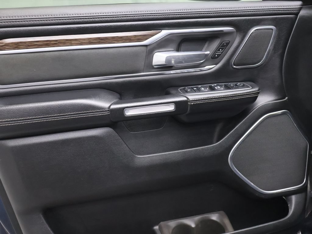 Used 2019 RAM 1500 Laramie AWD/4WD image 15