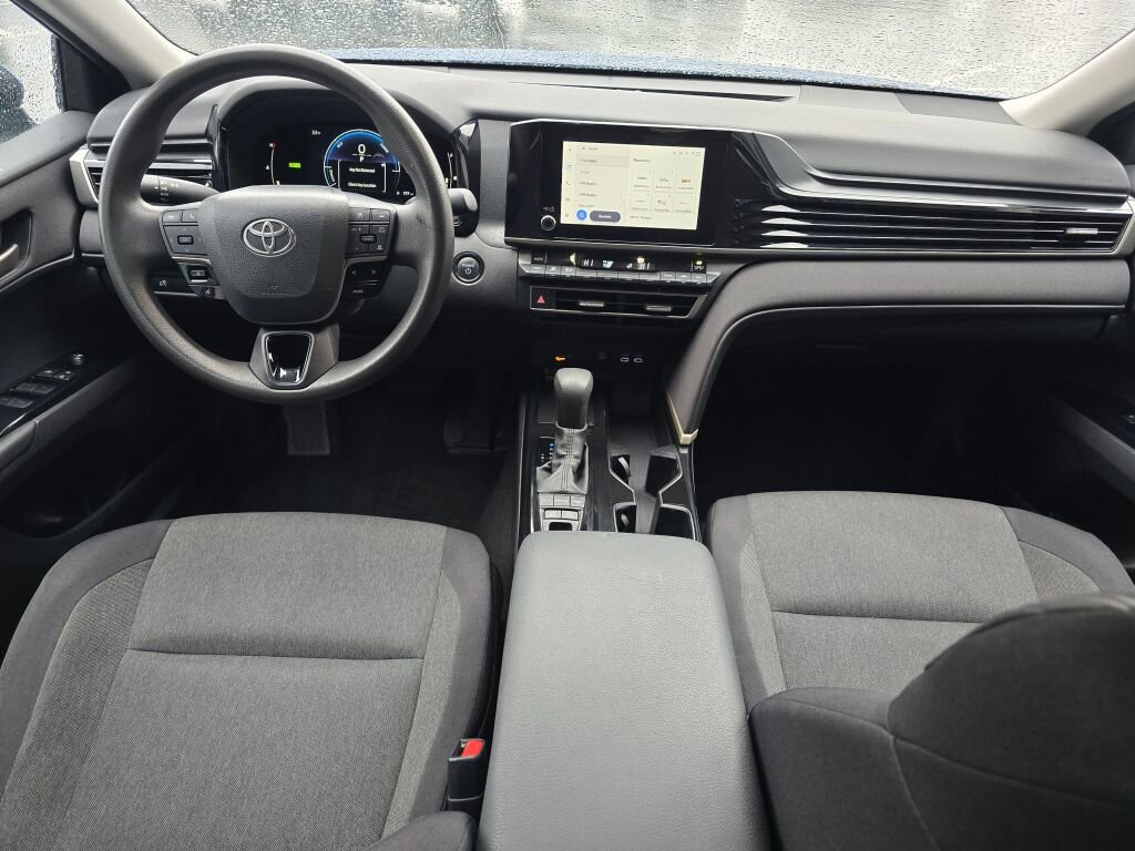 Used 2025 Toyota Camry LE image 15