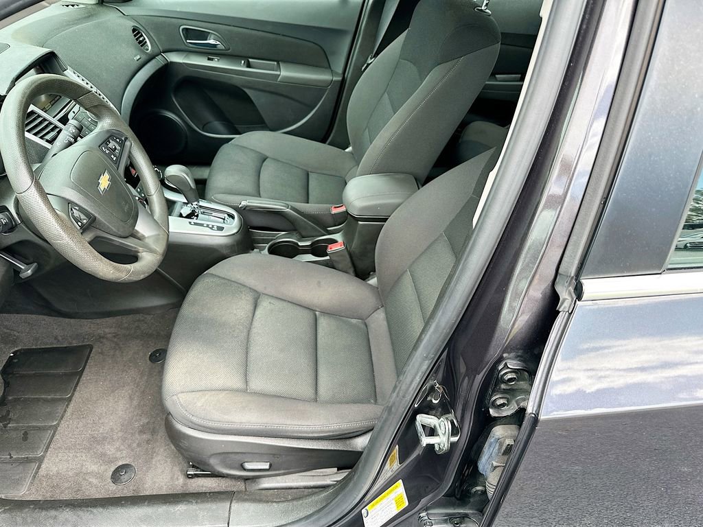 Used 2016 Chevrolet Cruze LT image 25