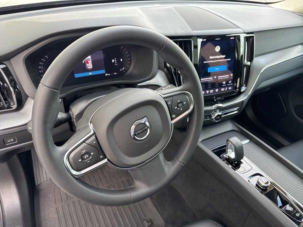 Used 2024 Volvo XC60 B5 Core w/ Protection Package Premier image 22