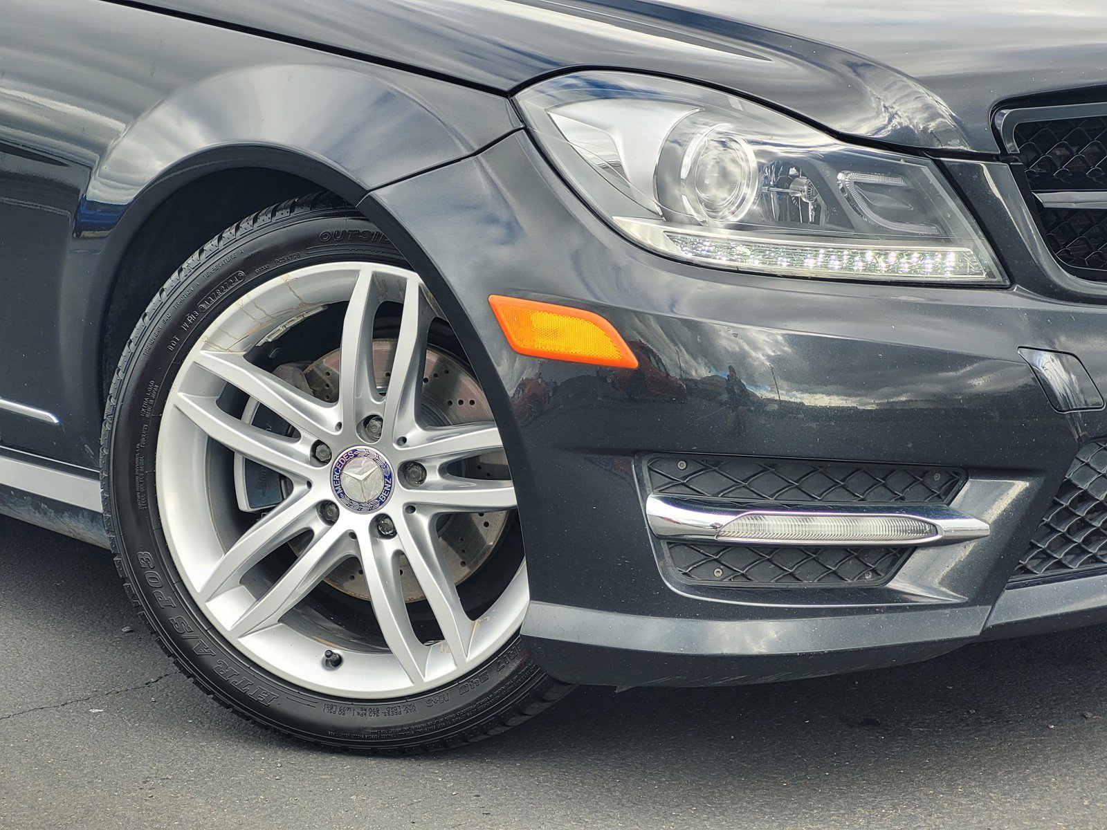 Used 2013 Mercedes-Benz C 250 Sedan image 3