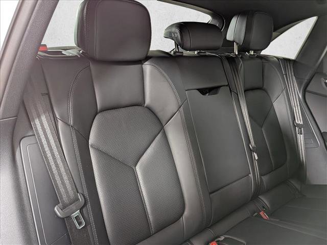 Certified 2025 Porsche Macan image 23