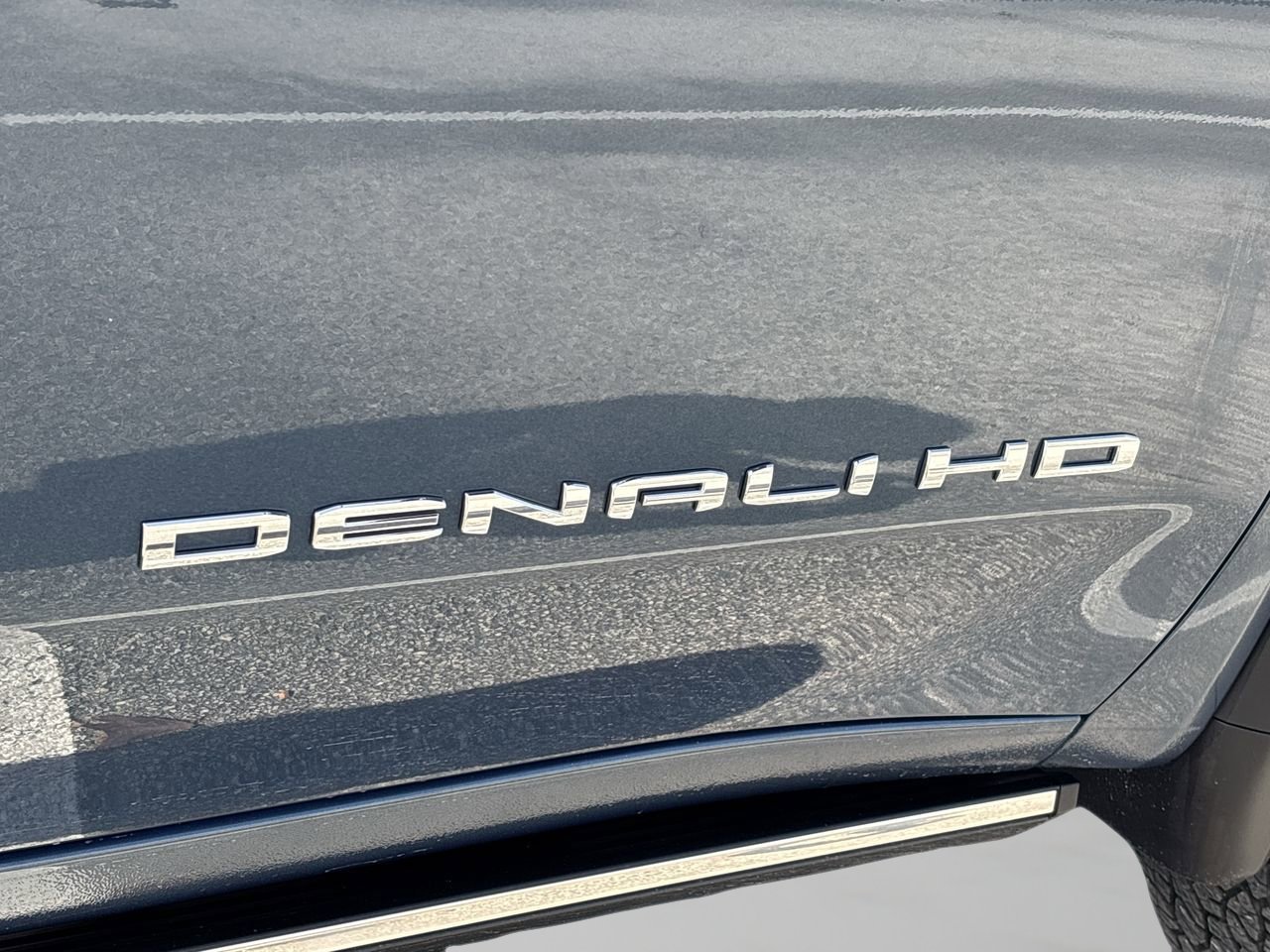 Used 2025 GMC Sierra 2500 Denali Ultimate image 9