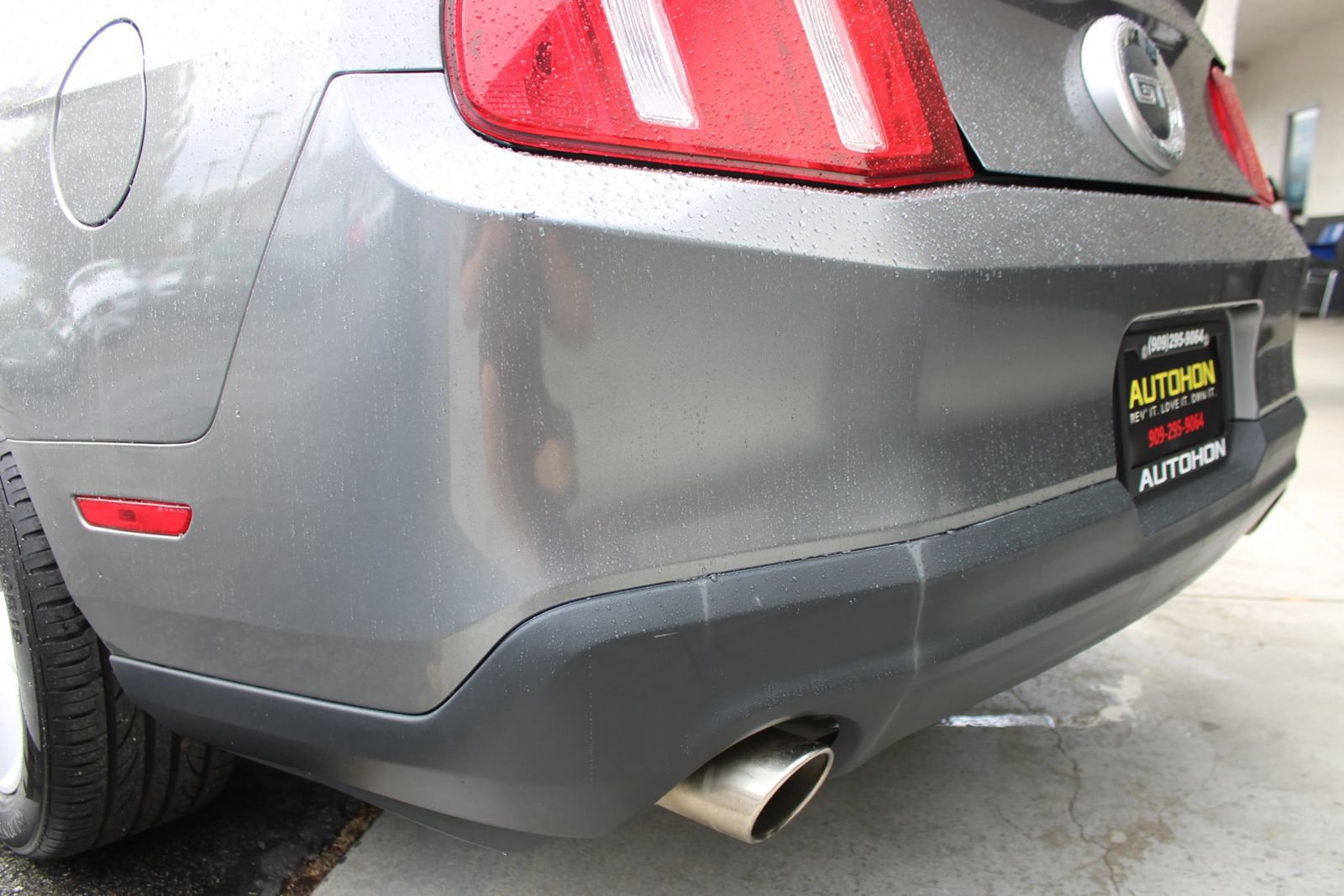 Used 2010 Ford Mustang GT Premium RWD image 29