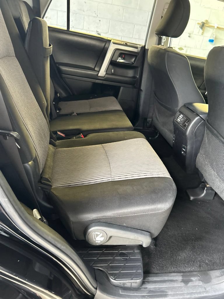 Used 2015 Toyota 4Runner SR5 AWD/4WD image 15
