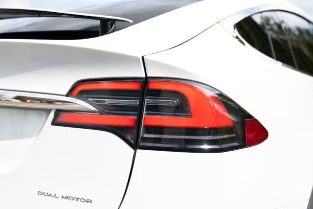 Used 2020 Tesla Model X Long Range image 17
