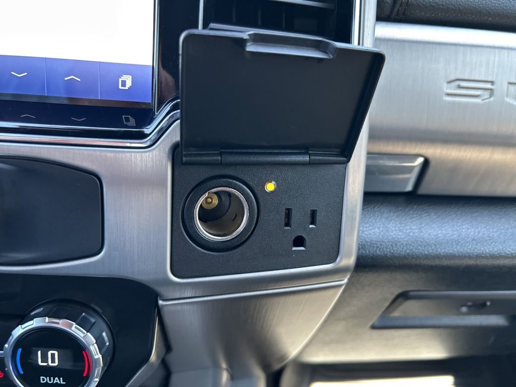 Used 2022 Ford F450 Platinum w/ FX4 Off-Road Package image 31