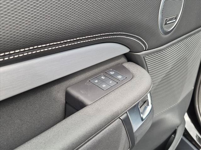 New 2026 Land Rover Discovery Limited Edition AWD/4WD image 10