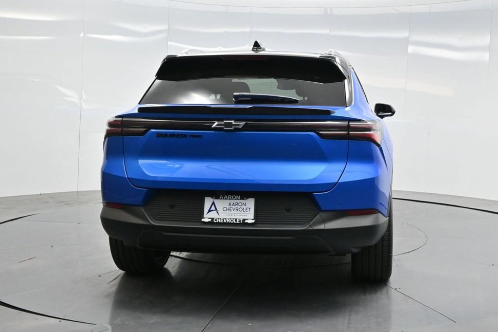 New 2026 Chevrolet Equinox EV LT w/ LPO, Blackout Package AWD/4WD image 5